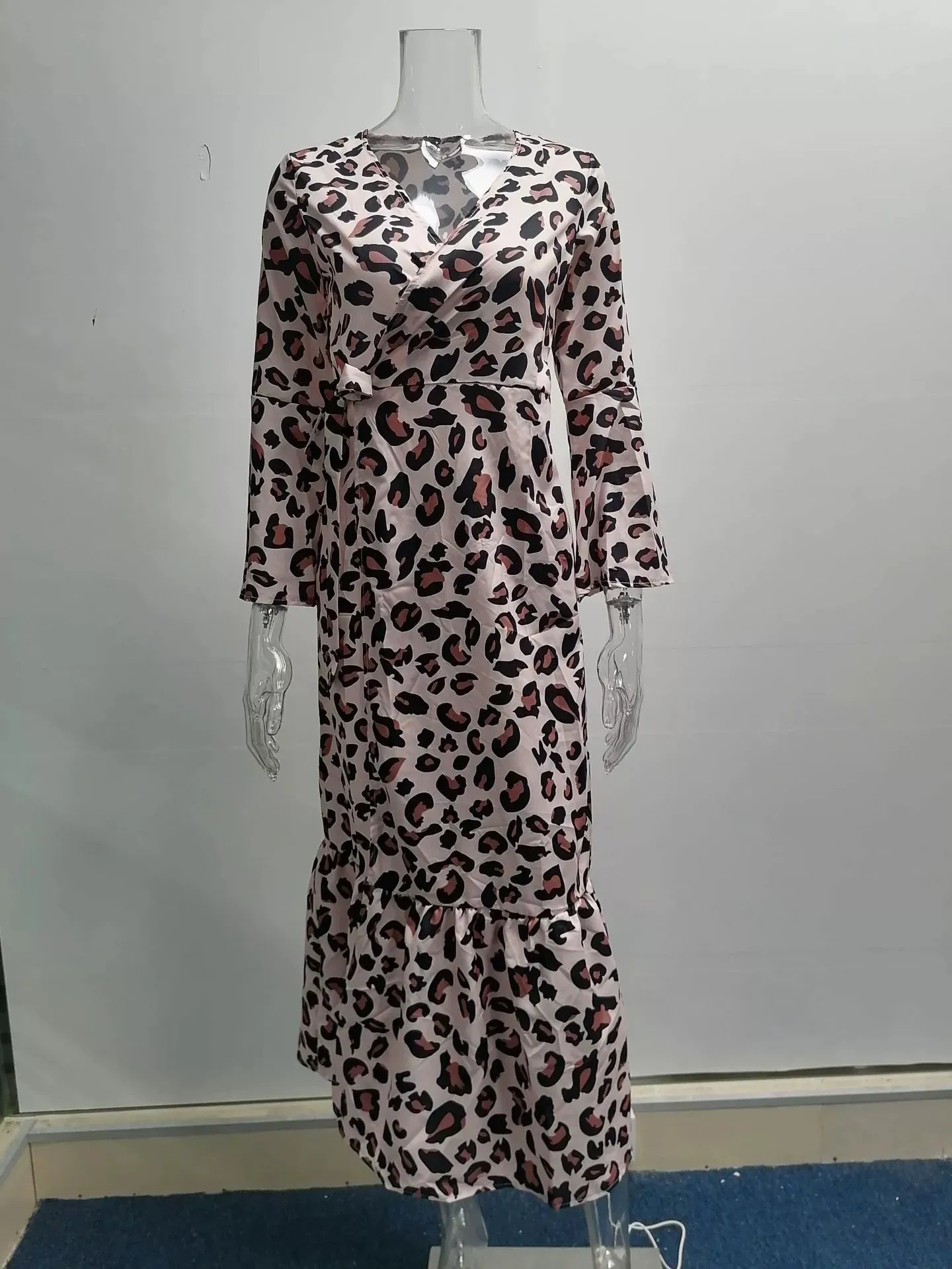 Autumn and Winter Fashion Long Sleeve Tied V Neck Print Dress