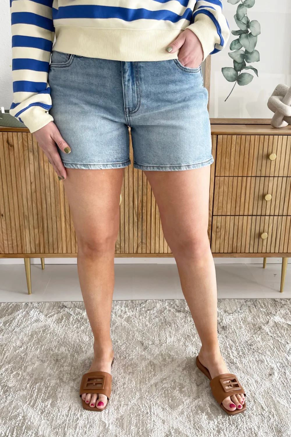 Jane High Rise Short W/ Regular Hem
